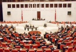 البرلمان التركي يصدق على إرسال قواته خارج البلاد