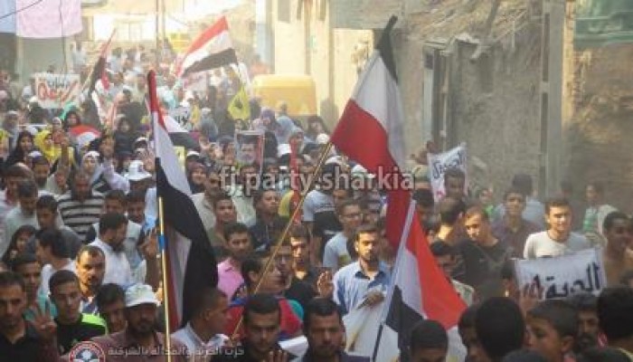قرية العدوة مسقط راس الرئيس مرسي تنتفض ضد الانقلاب (صور)