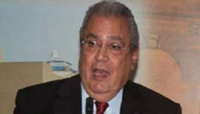 وزير الثقافة بحكومة "السيسي" يهاجم الحجاب ويدافع عن الصور العارية