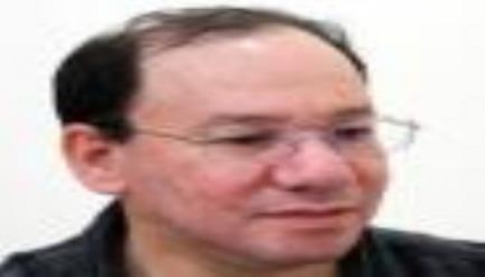 وائل قنديل يكتب : كتاب تاريخ الانحطاط لا يتسع لمجزرة رابعة