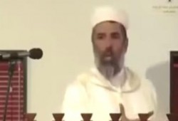 بالفيديو .. رسائل قوية من إمام مغربي لشيوخ السلطان في مصر والخليج