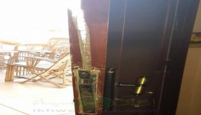 بالصور .. قوات جيش السيسي تقتحم منازل رافضي الانقلاب بقرية نجيلة بسيناء