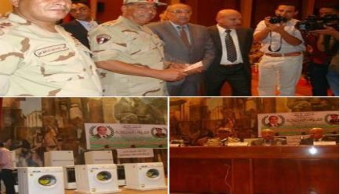 على جثث أبرياء مجزرة أسوان العسكر ينظمون حفل دعاية لانقلاب السيسي