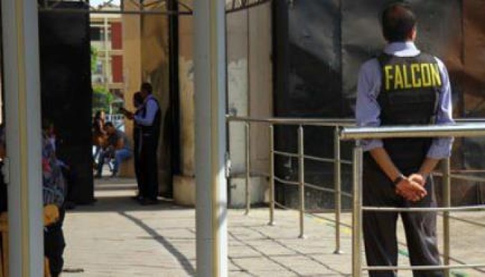 اشتباكات بين رجال "فالكون" وأمن جامعة القاهرة