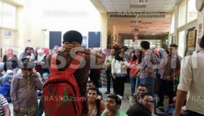 إضراب طلاب "أسنان" الجامعة البريطانية اعتراضًا على فصل زملائهم