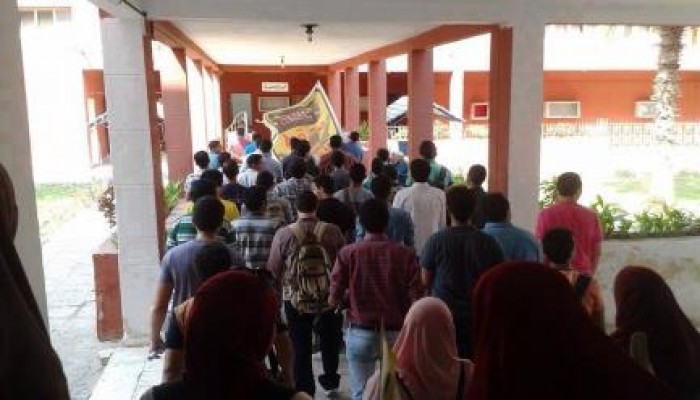 منددين بفصل واعتقال الطلاب.. مسيرة بهندسة العاشر من رمضان