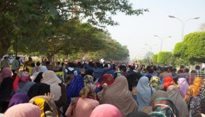 تظاهر طلاب المنيا ضد الانقلاب في ثاني ايام الدراسة