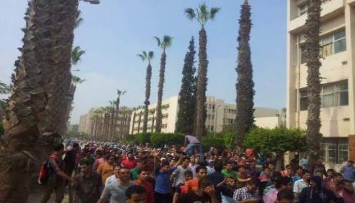 مسيرة حاشدة ضد الانقلاب وداخليته في جامعة الزقازيق