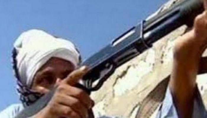 وسط غياب تام لأمن الانقلاب: اشتباكات مسلحة بين عائلتين بقنا واحتراق منزلين