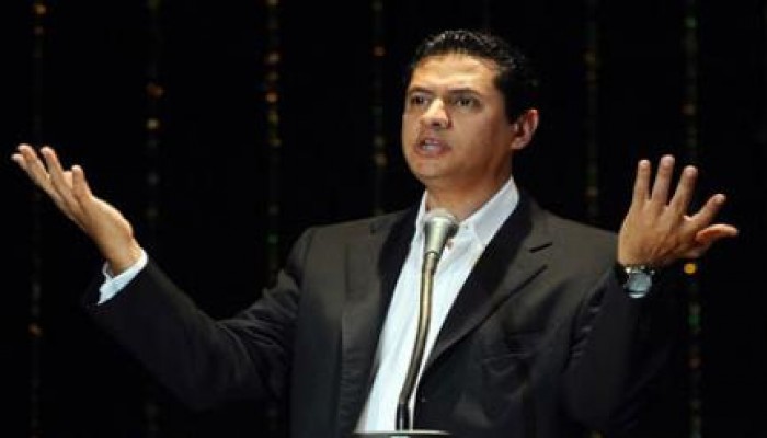 عبد الرحمن يوسف: أيها الانقلابيون لن تستطيعوا تسويق الانقلاب