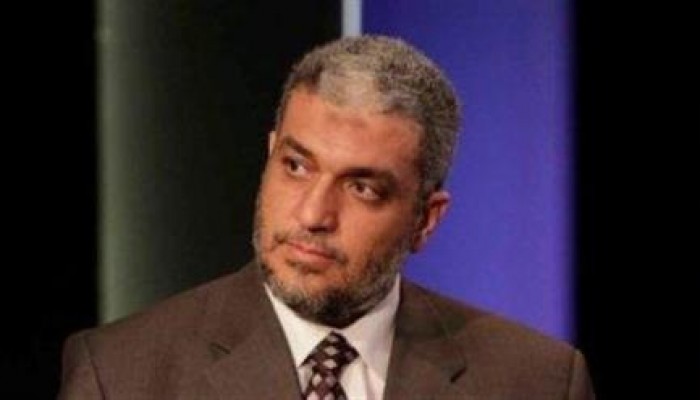 أحمد رامي: أين المساءلة لمن تسبب في قتل 30 مصريًّا بطريق أسوان؟