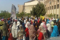 بالصور .. طالبات الأزهر بالقاهرة ينظمن فاعلية حاشدة في قلب الحرم ضد الانقلاب العسكري