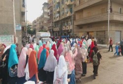 "طلاب ضد الإنقلاب" بجامعة دمنهور تتحدى القبضة الأمنية وتتظاهر أمام المجمع العلمى