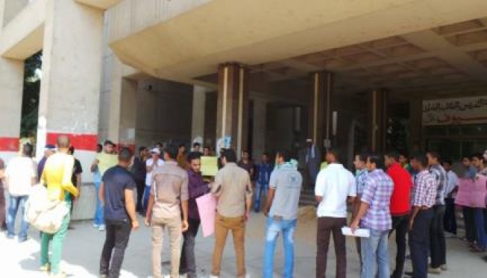 طلاب ضد الانقلاب بجامعة الأزهر باسيوط ينظمون وقفة أمام كلية اصول الدين والدعوة
