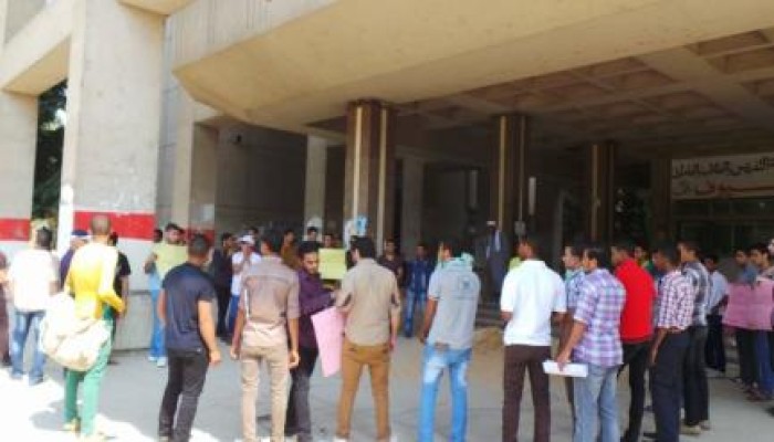 طلاب ضد الانقلاب بجامعة الأزهر باسيوط ينظمون وقفة أمام كلية اصول الدين والدعوة