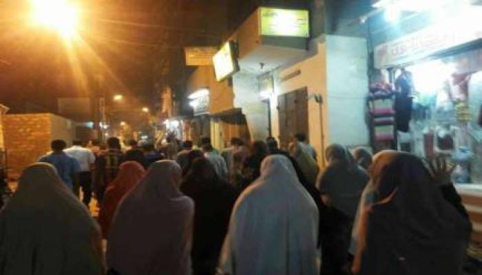 فراشة شبابية في أسيوط تنديدًا باعتقال الطلاب