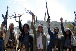 الحوثيون يقتربون من السيطرة على مضيق باب المندب