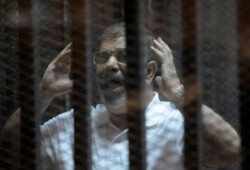 الرئيس للمحكمة الانقلابية : بصفتي رئيساً لمصر أطالب بمؤتمر صحفي