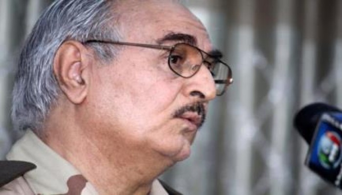 ليبيا: حفتر يعلن فشله وينسحب من قيادة "الكرامة"