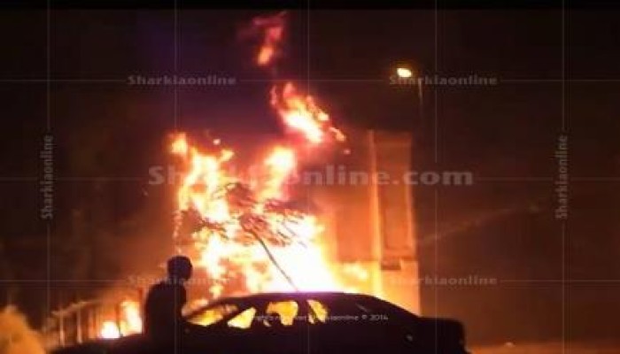 مجهولون يضرمون النار في مبني الأمن بجامعة الزقازيق