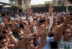 "مؤشر الديمقراطية"  3 آلاف احتجاج طلابي بأول عام للانقلاب بمصر