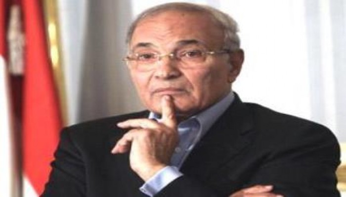 السبب الحقيقي وراء بقاء "شفيق" خارج مصر