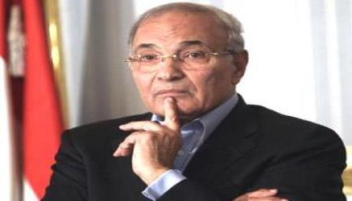 السبب الحقيقي وراء بقاء "شفيق" خارج مصر