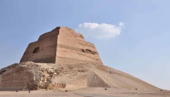 وزير الآثار الانقلابي ببني سويف: (احمدوا ربنا إنكم شغالين)