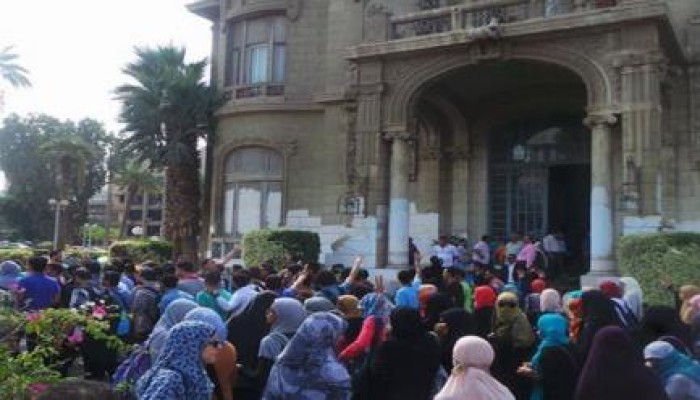 "داخلية الانقلاب" تقتحم جامعة عين شمس وحملات اعتقال عشوائي