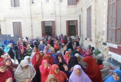 طالبات "دراسات دمنهور" تتظّاهر تنديدًا باستهداف الانقلاب لطلاب الجامعات