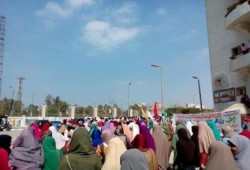 طلاب ضد الانقلاب بجامعة بني سويف ينظمون وقفة أمام مبني إدارة الجامعة