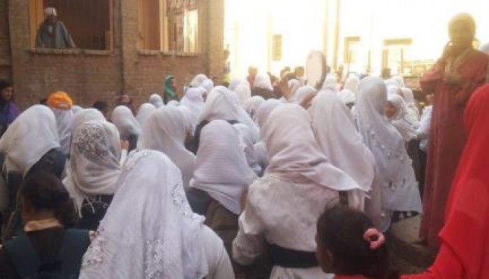 طلاب المدارس يواصلون حراكهم بمسيرة بالميمون ووقفه بأويش الحجر