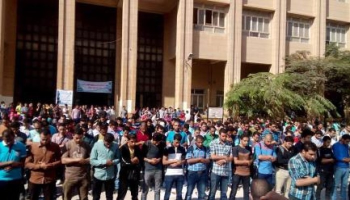 ننشر بالصور .. صلاة الغائب داخل جامعة الاسكندرية على الطالب عمر الشريف الذى استشهد اليوم