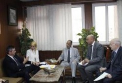 مبعوث أوربي يطالب  الانقلاب  بمراجعة الحبس الإحتياطي وأحكام الإعدام