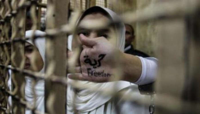 التنسيقية المصرية: معتقلات "القناطر" يواجهن انتهاكات جسيمة