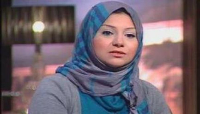 منع أسماء محفوظ من مغادرة المطار