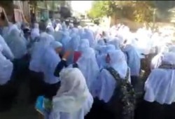 بالفيديو .. الجيزة.. طالبات "المنصورية" يواصلن حراكهن الثوري