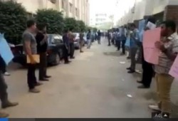 فيديو.. سلسلة بشرية بجامعة الزقازيق رفضا لانتهاكات العسكر