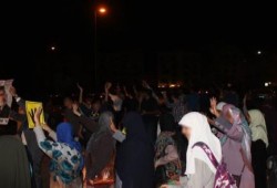 ثوار القاهرة الجديدة ينظمون فاعلية مفاجئه ضد الانقلاب أمام منزل الرئيس مرسي بالتجمع