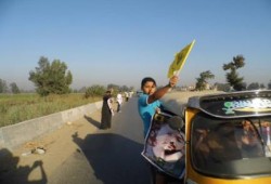 "أسقطوا النظام" سلاسل بشرية لثوار كفر صقر بالشرقية