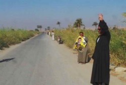 سلاسل بشرية بـ " يوسف الصديق " فى جمعة " أسقطوا النظام"