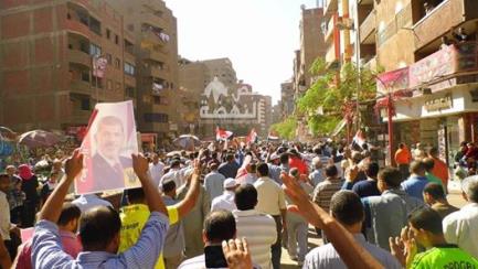 "أسقطوا النظام"مسيرة مناهضة للانقلاب بالعمرانية