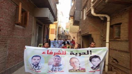 "أسقطوا النظام" ثوار دمياط يواصلون الحراك الثورى عقب صلاة الجمعة بعدة مسيرات