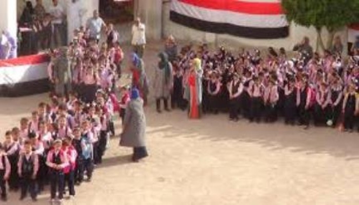 نشطاء يسخرون: "اللي هيرش ياكلاب في الطابور.. سنة سجن"