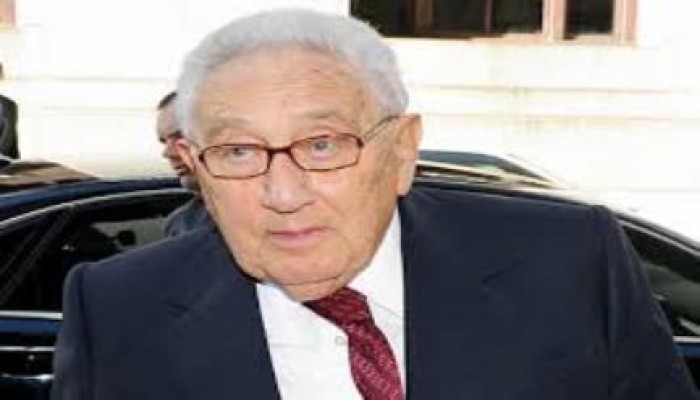 كيسنجر: ما يحدث بالشرق الأوسط تمهيد أمريكي لاحتلال 7 دول عربية