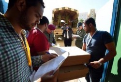 تونس : الناخبون يقبلون بكثافة على صناديق الاقتراع