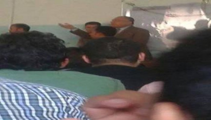 طلاب الأزهر يطردون سعد الدين الهلالي من الجامعة