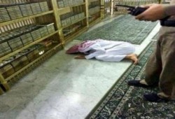 بالصور وفاة رجل وهو ساجد بالحرم النبوي اليوم
