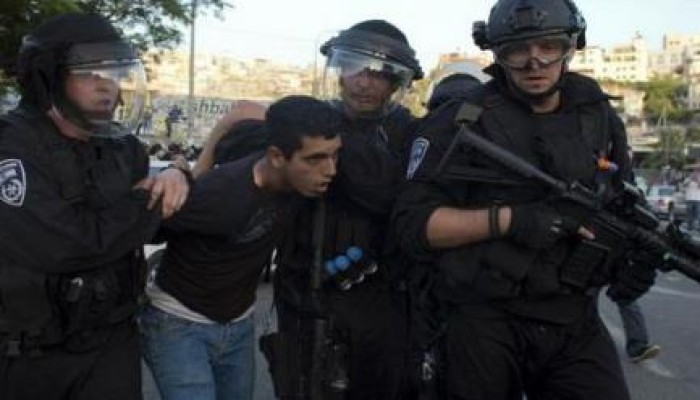 الاحتلال يعتقل 14 فلسطينياً في الضفة الغربية والقدس