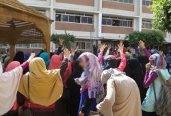 طلاب جامعة المنيا ينظمن وقفة للمطالبة بالإفراج عن زميلتهم المعتقلة